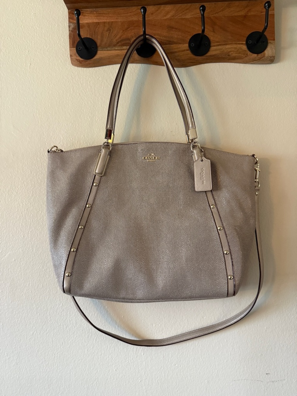 Coach Kelsey Caviar Pebbled Leather Satchel Bag Champagne Studded Crossbody